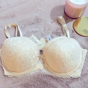 Sophie B bra’s 38 D